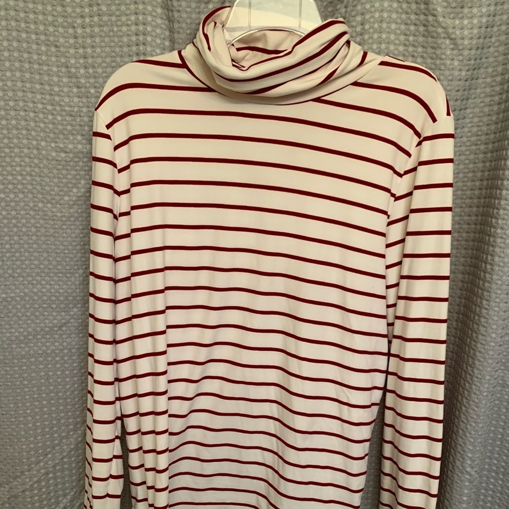 White and red turtleneck